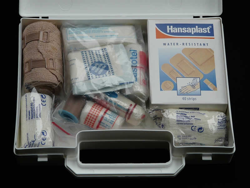 Verbandskasten für das Auto