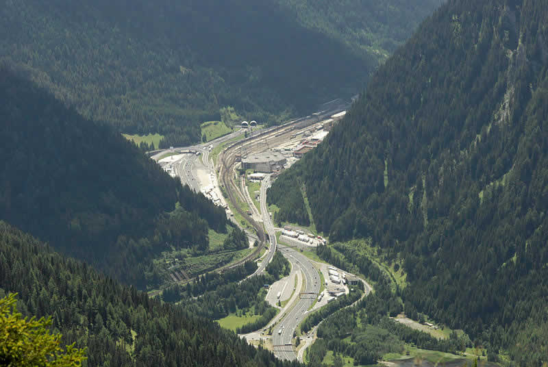 Brennerpass von Norden - Verbindung Tirol und S&uuml;dtirol