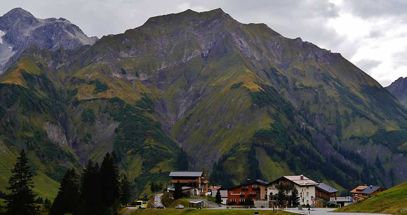 Bergstraße Hochtannberg bei Warth in Vorarlberg