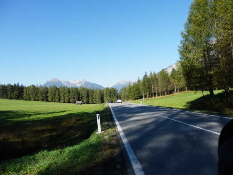 Bergstraße Holzleitensattel bei Telfs in Tirol