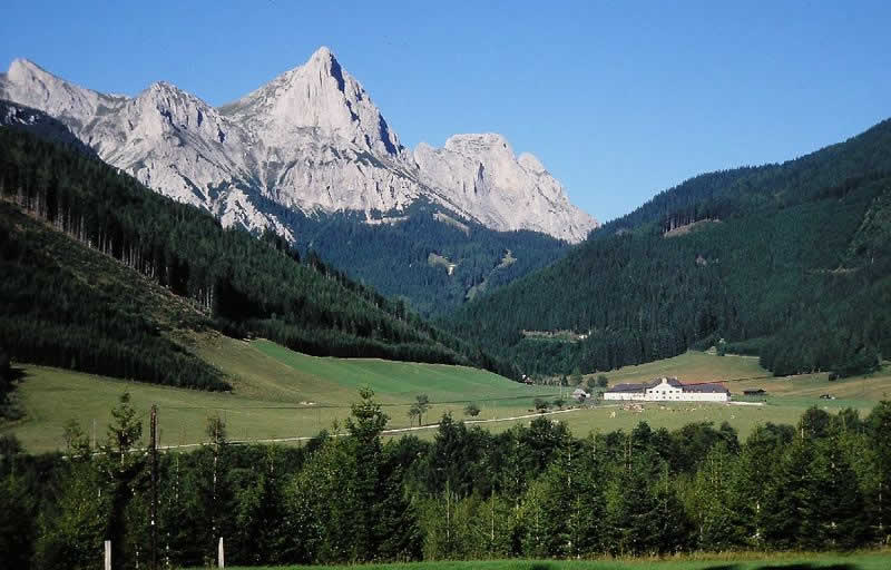 Bergstraße Kaiserau mit Admonter Kaibling