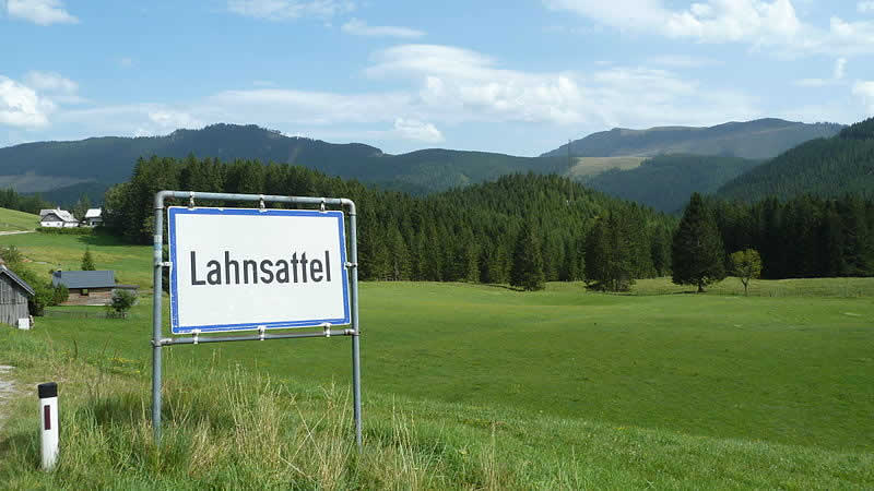 Bergstraße Lahnsattel bei Mariazell in der Steiermark