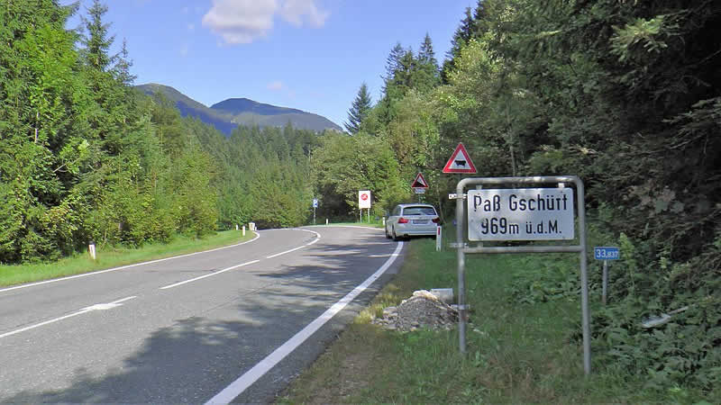 Bergstraße Pass Gschütt bei Gosau