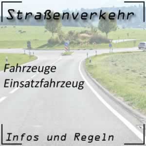 Einsatzfahrzeug im Straßenverkehr