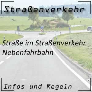 Nebenfahrbahn auf der Straße