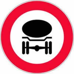 Verkehrszeichen Fahrverbot für Tankkraftfahrzeuge