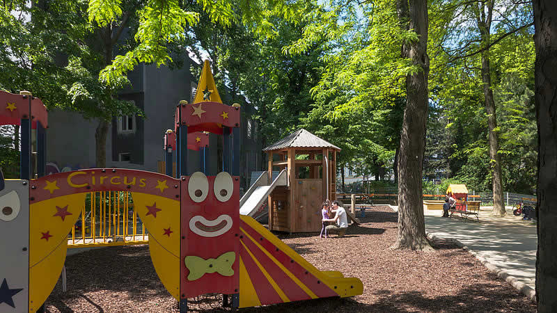 Josef-Strauß-Park bei der Kaiserstraße in Wien 7