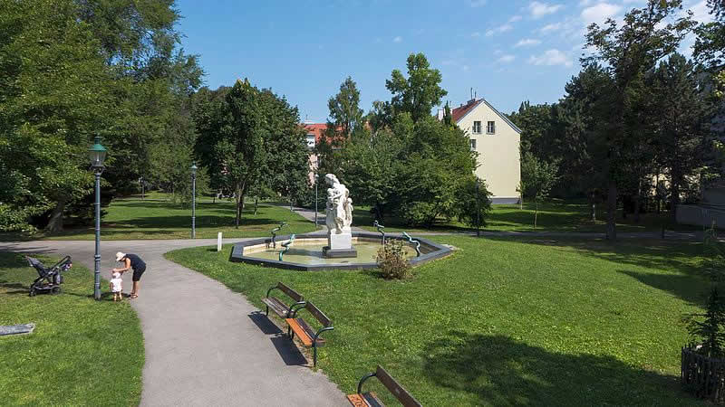 Maurer-Rathaus-Park in Wien 23