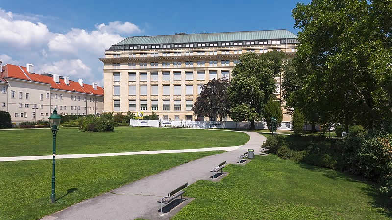 Ostarrichipark beim alten AKH in Wien 9