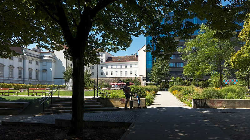 Weghuberpark in Wien-Neubau