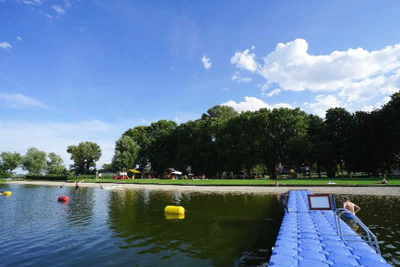 Strandbad Angelibad bei der Alten Donau in Wien