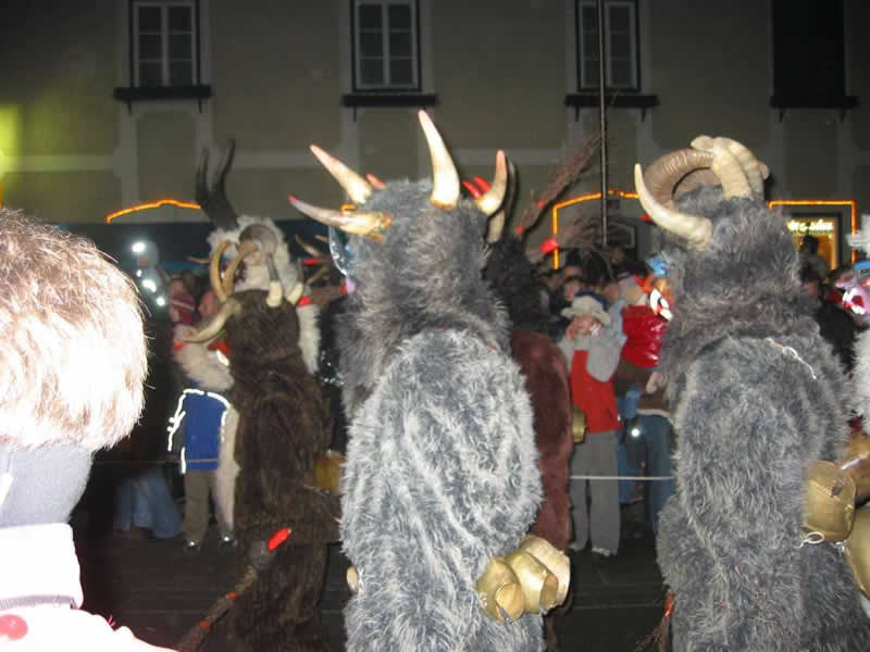 Perchtenläufe und Krampusläufe in Oberösterreich