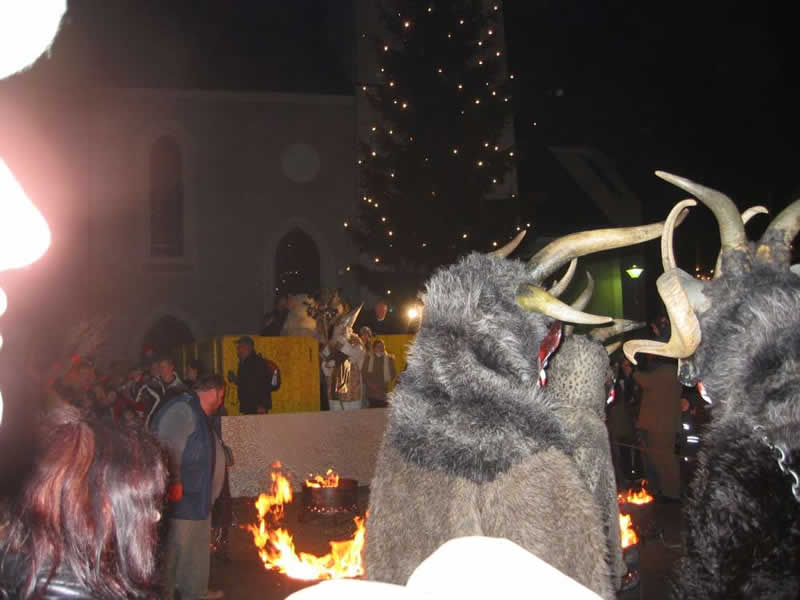 Krampusläufe und Perchtenläufe in Salzburg