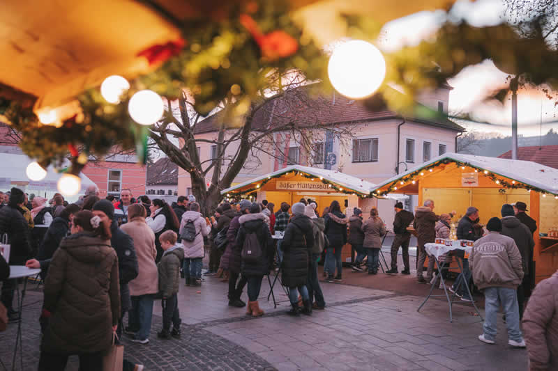 Blick auf den Adventmarkt in Bad Tatzmannsdorf