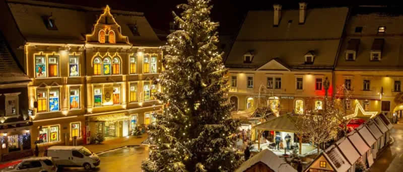 Blick auf den Christkindlmarkt in Feldkirchen