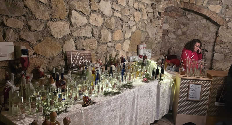 Adventmarkt in der Burg Neuhaus in Neuhaus an der Triesting