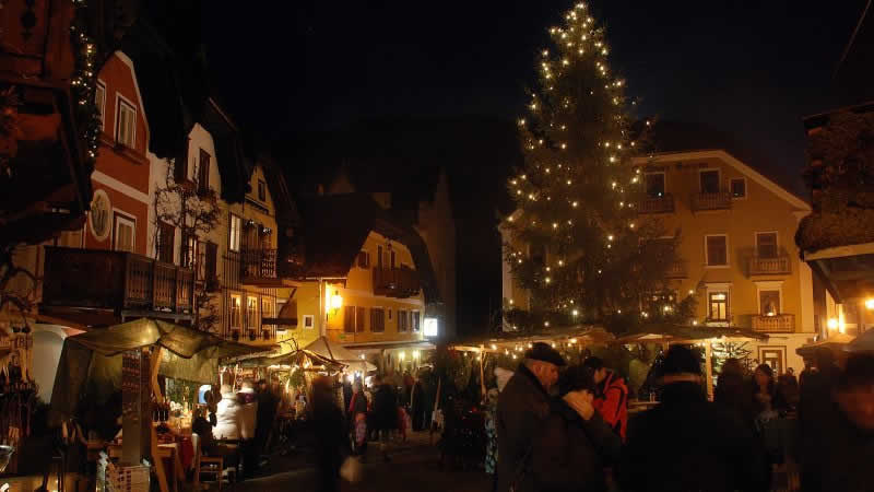 christkindlmarkt in Hallstatt im Salzkammergut