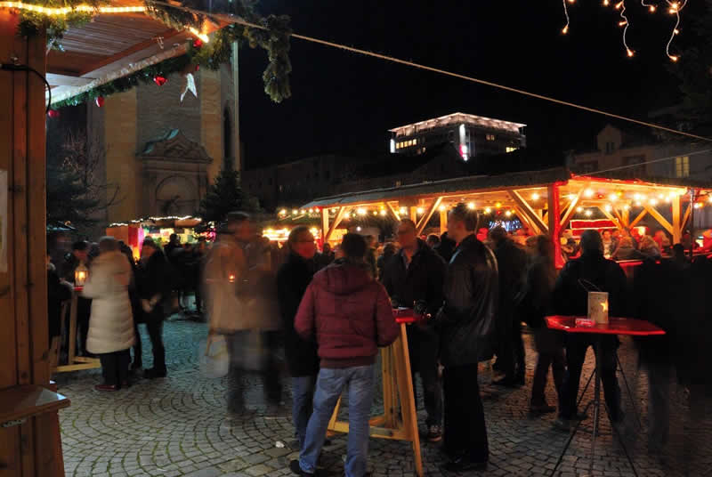 Wintermarkt am Pfarrplatz in Linz