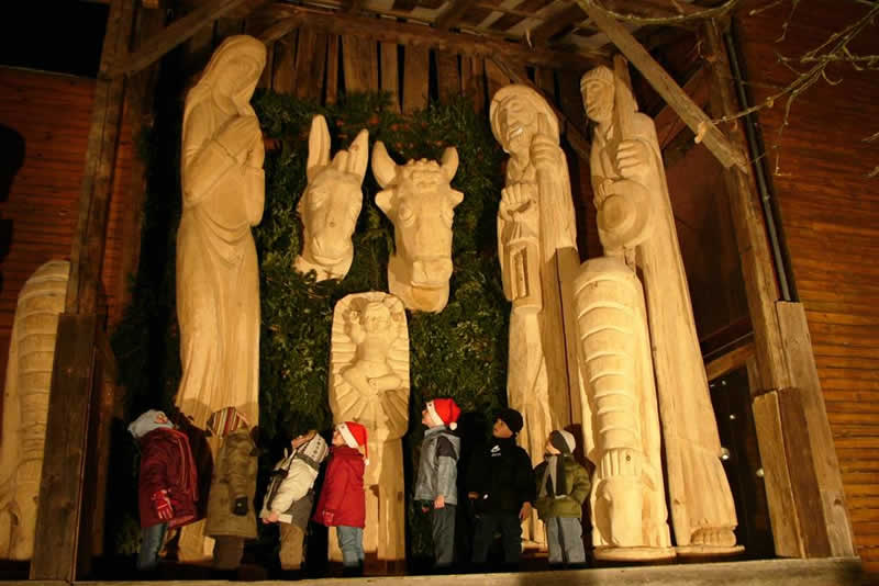 Riesige Krippe beim Pramtaler Advent in Riedau