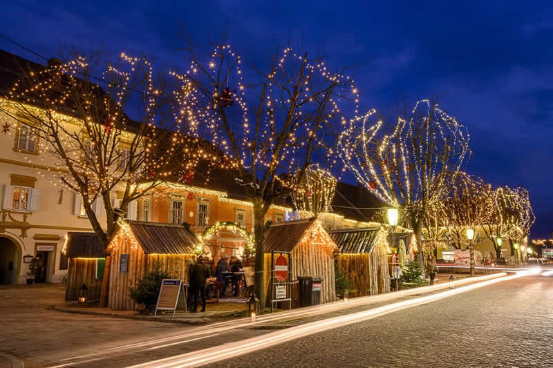 Blick auf den Adventmarkt in Bad Radkersburg