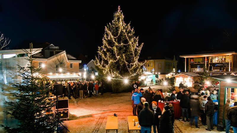 Blick auf den Adventmarkt in Gratwein-Stra&szlig;engel