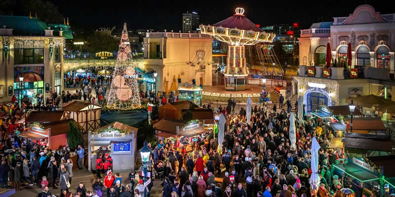Blick auf den Adventmarkt im Wiener Prater (Wintermarkt)