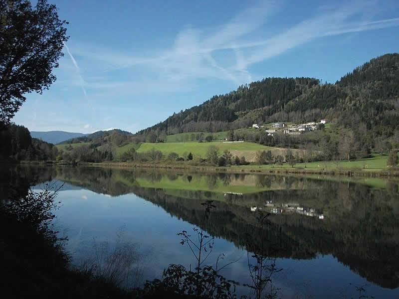 Sankt Urbaner See bei St. Veit in Kärnten