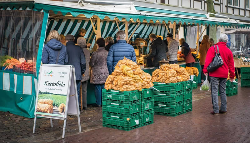 Bauernmarkt Wolfurt mit Obst und Gem&uuml;se