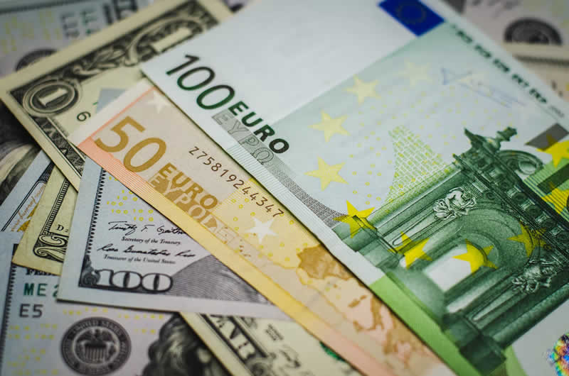 Euro verliert gegen US-Dollar