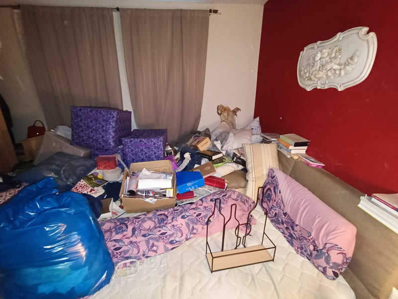 Entr&uuml;mpelung von Wohnraum